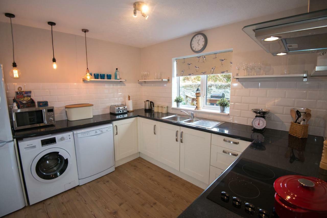 Coastal Retreat 150M From Beach Perfect For Families And Dogs Trearddur Exterior foto